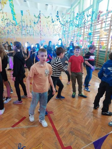 b_1024_768_0_00_images_2023_2024_WYDARZENIA_Choinka_419894642_840370467890903_250217082652441168_n